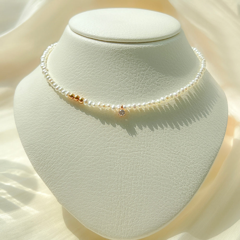 14k gold Elegant Pearls necklace